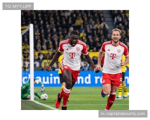 拜仁发布对阵多特赛前海报,聚焦两队高位压迫数据对比 拜仁发布对阵多特赛前海报,聚焦两队高位压迫数据对比